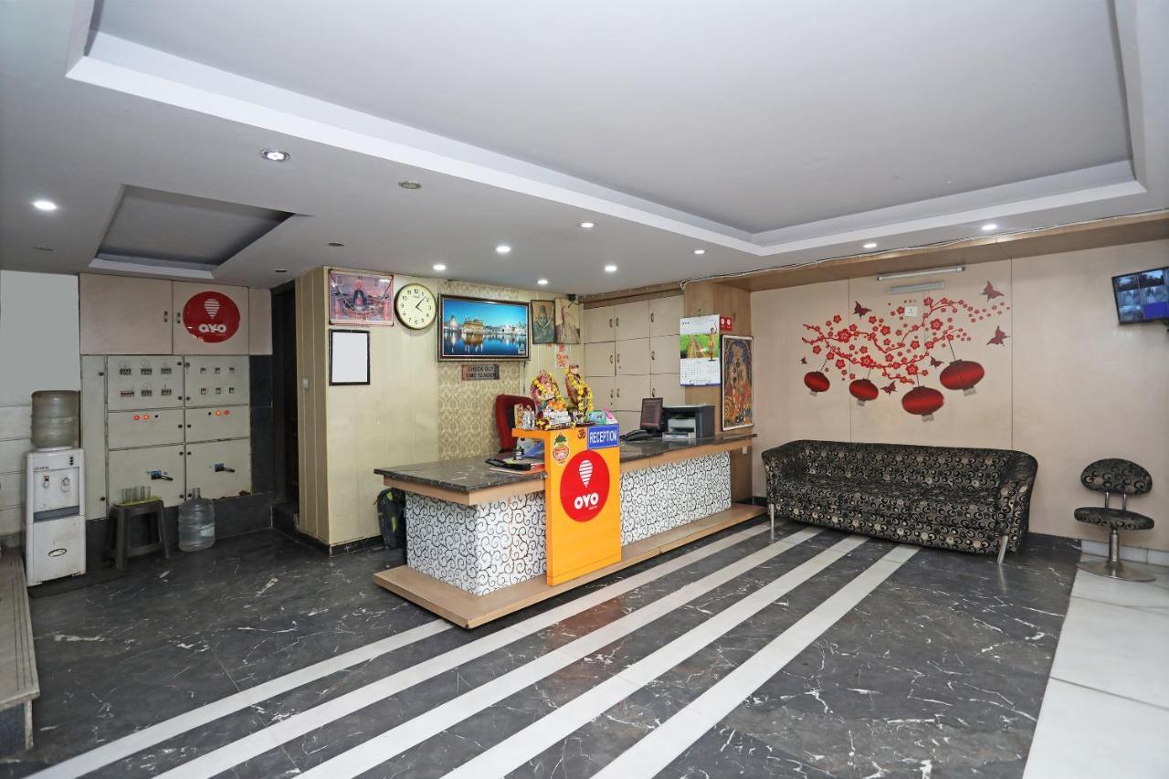 Oyo 5696 R Continental Hotel